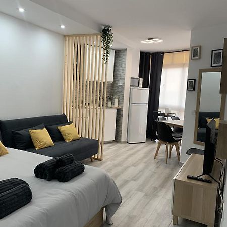 Precioso Estudio Frente Al Mar Con Piscina Беналмадена Екстериор снимка