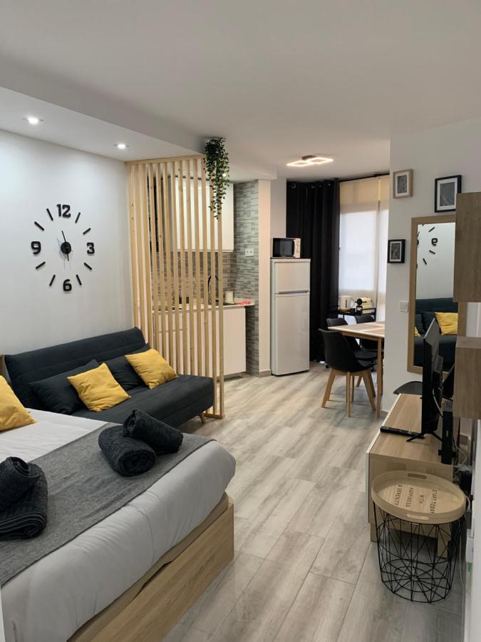 Precioso Estudio Frente Al Mar Con Piscina Беналмадена Екстериор снимка