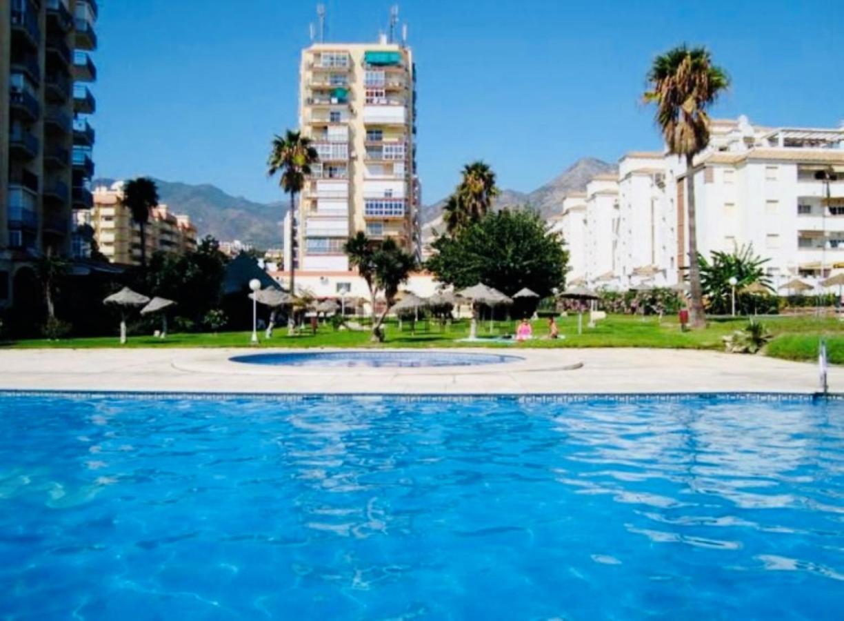 Precioso Estudio Frente Al Mar Con Piscina Беналмадена Екстериор снимка