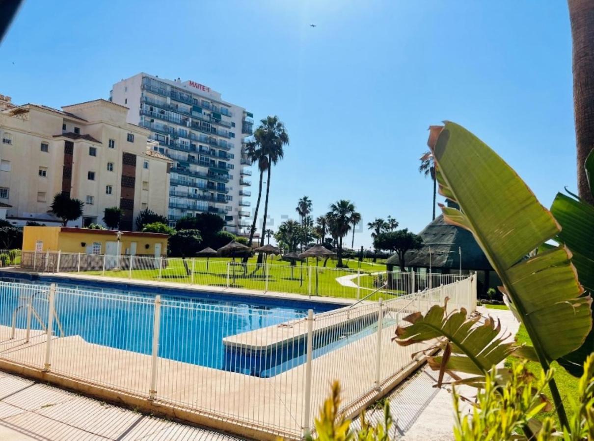 Precioso Estudio Frente Al Mar Con Piscina Беналмадена Екстериор снимка