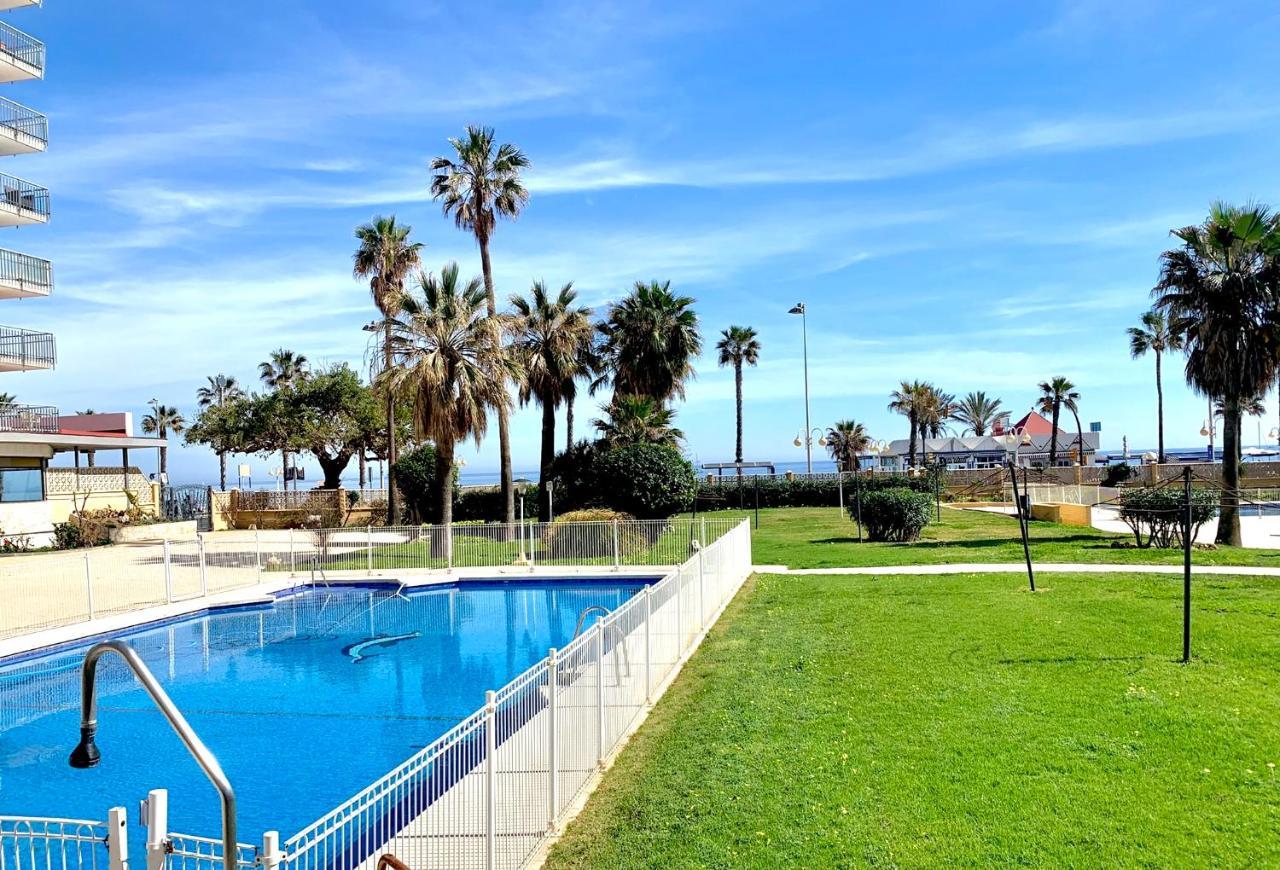 Precioso Estudio Frente Al Mar Con Piscina Беналмадена Екстериор снимка