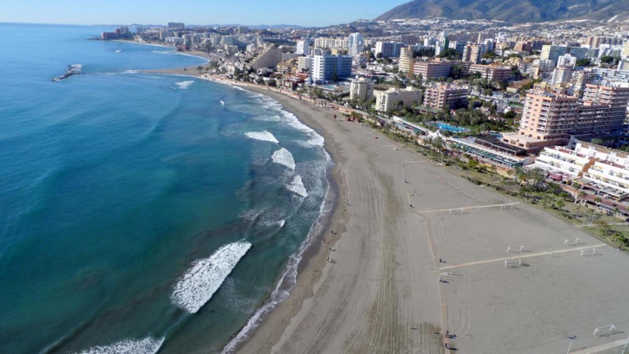 Precioso Estudio Frente Al Mar Con Piscina Беналмадена Екстериор снимка